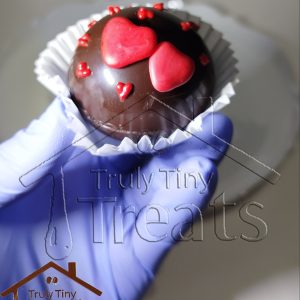 بمب شکلاتی دست‌ساز treats در بسته‌بندی دوتایی شیک و مینیمال