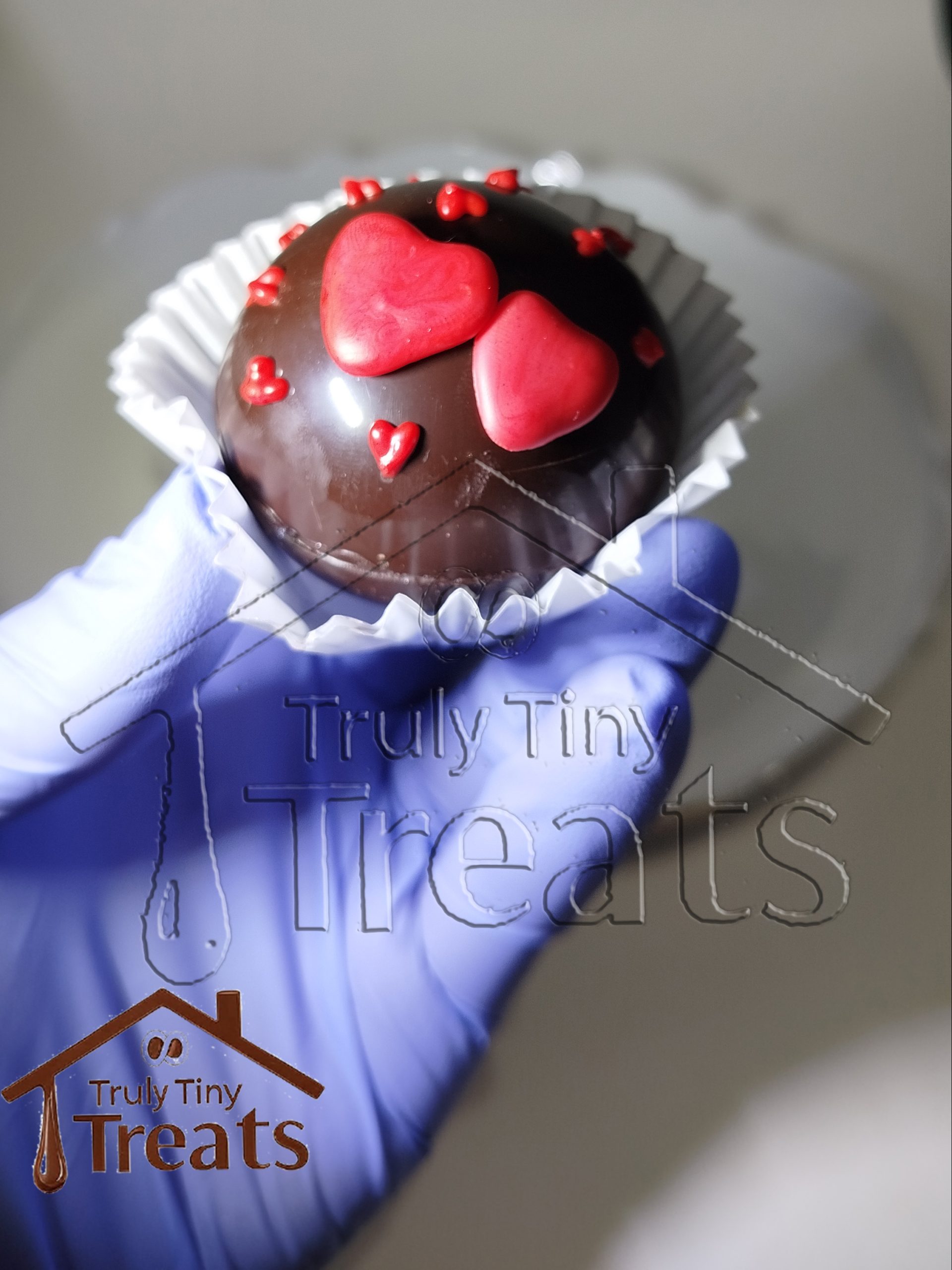 بمب شکلاتی دست‌ساز treats در بسته‌بندی دوتایی شیک و مینیمال